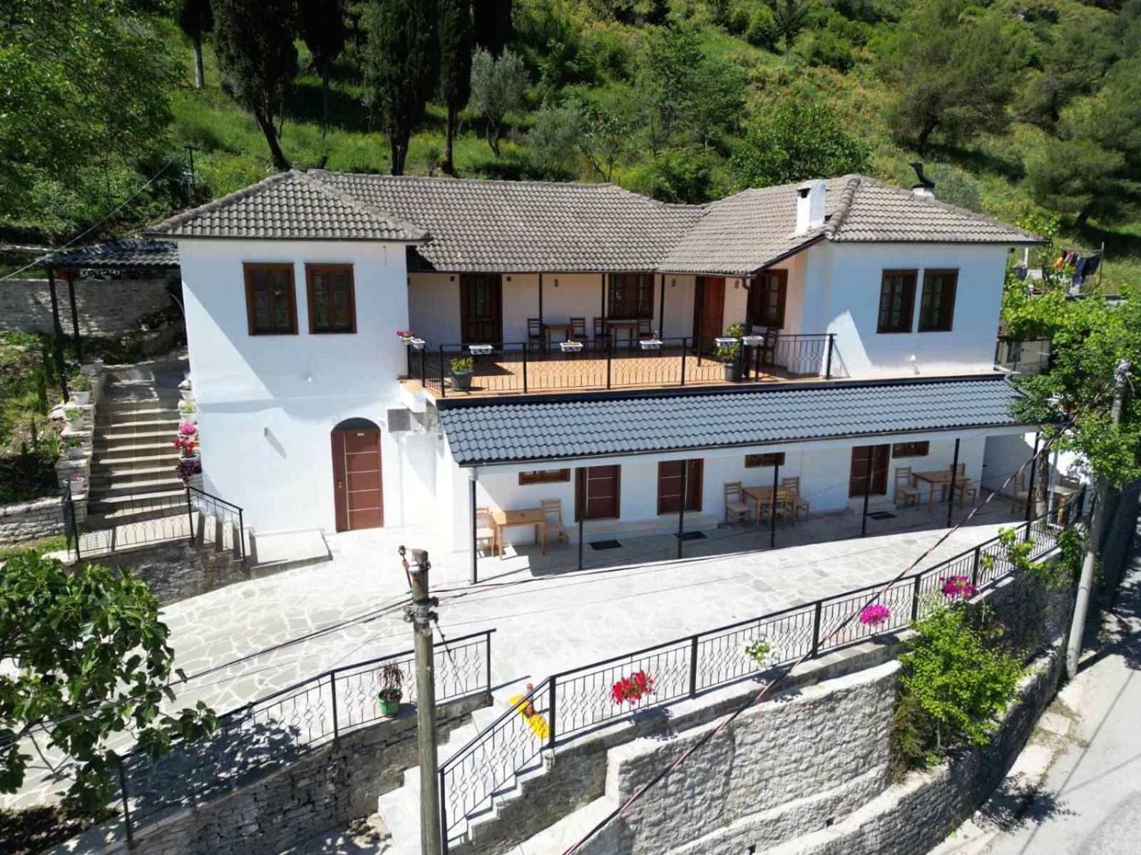 Emblematic House 4 * Gjirokastër