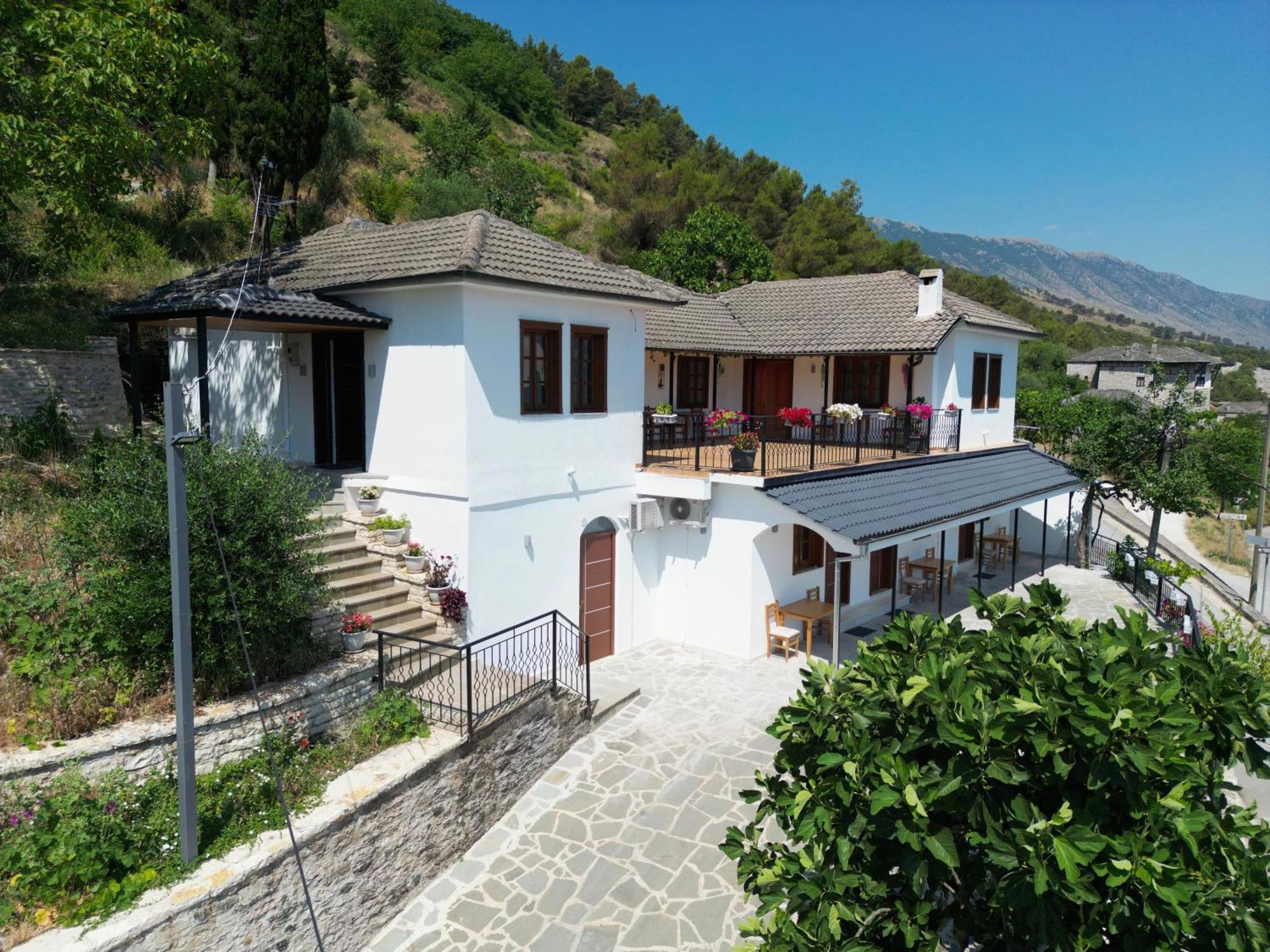 Privat overnatting Emblematic House 4 Gjirokastër
